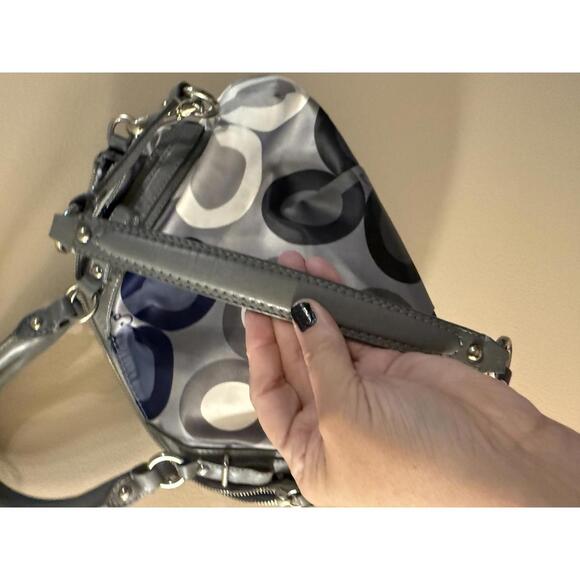 Coach 2010 Shoulder Bag in Gray and Blue Pattern - Picture 6 of 8